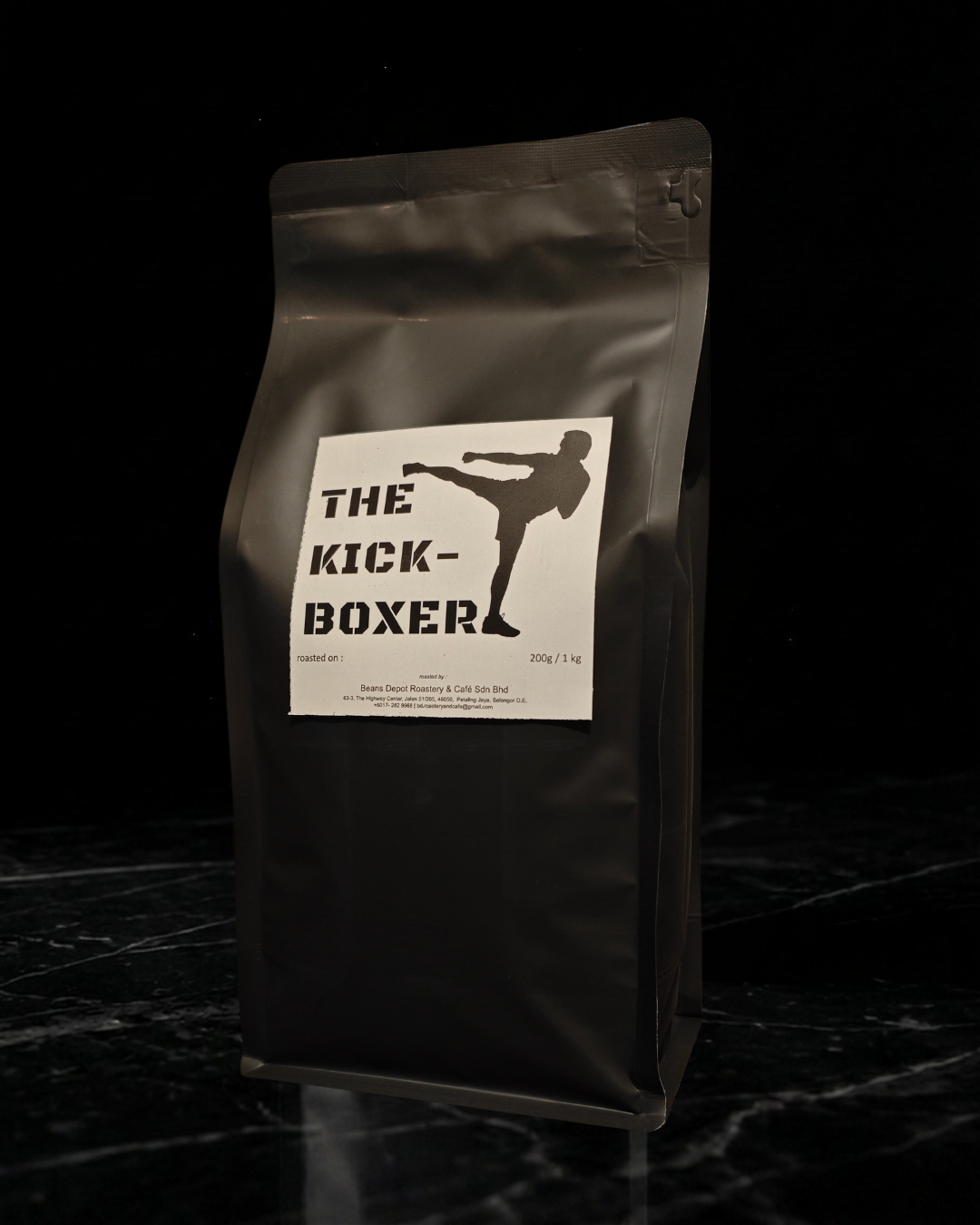 The Kick-Boxer_2
